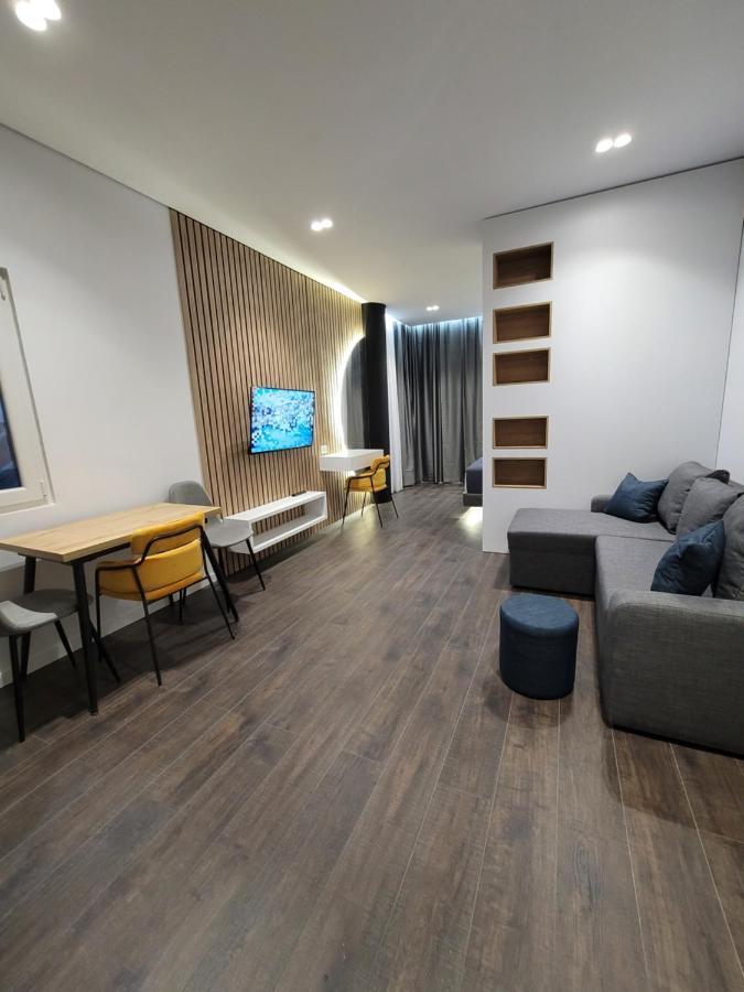 Gjirokastër Jani Studio Apartments מראה חיצוני תמונה