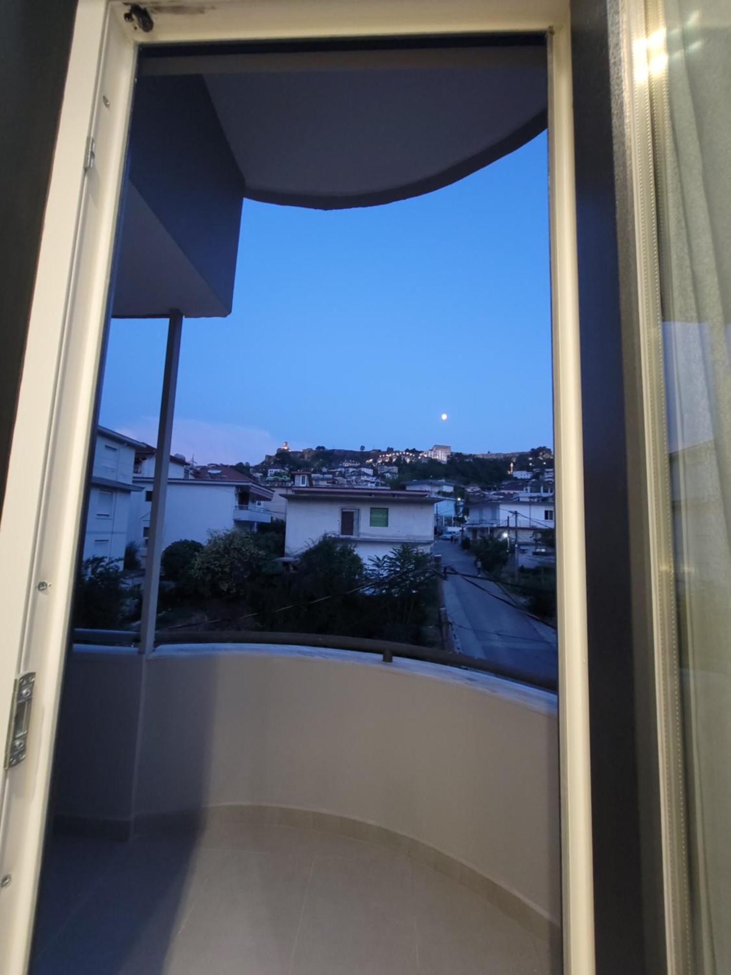 Gjirokastër Jani Studio Apartments מראה חיצוני תמונה