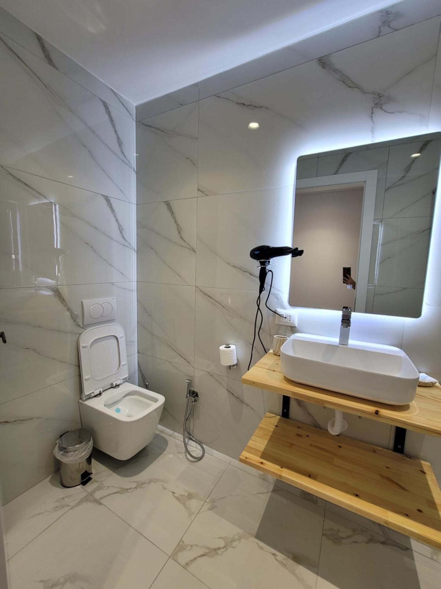 Gjirokastër Jani Studio Apartments מראה חיצוני תמונה